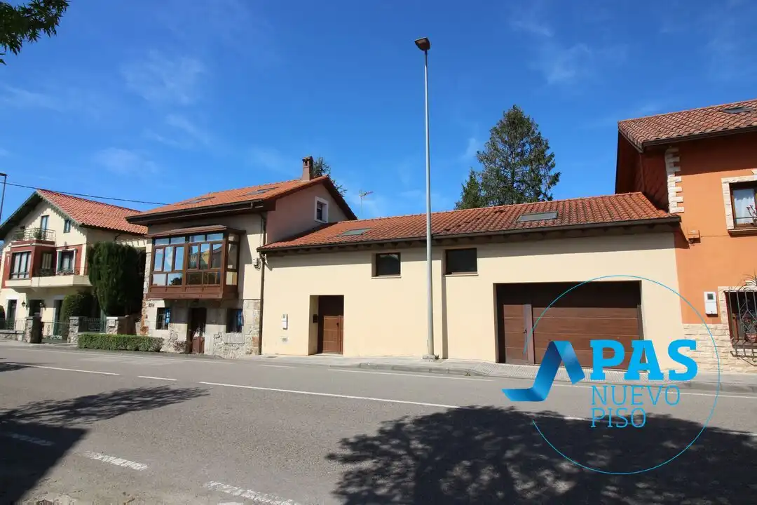 Vista exterior de Casa o chalet en venta en El Astillero   con Calefacción, Jardín privado y Trastero