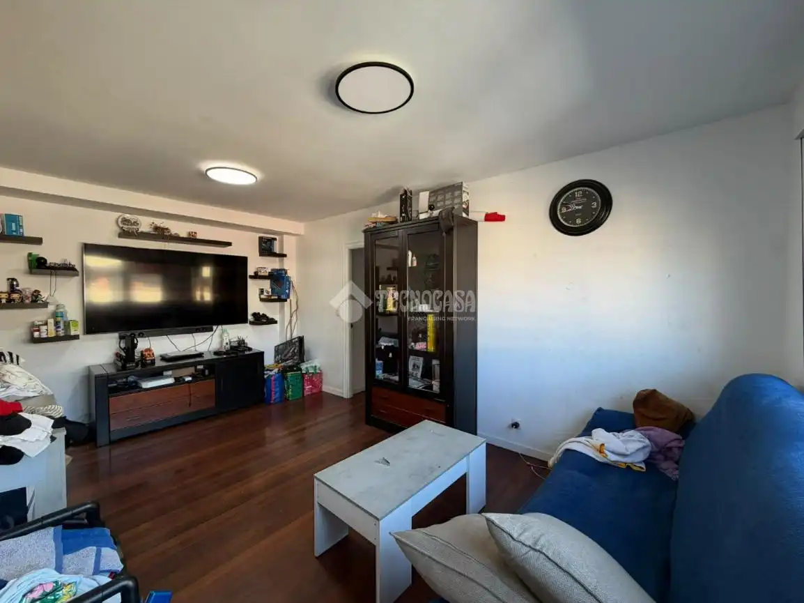Sala de estar de Piso en venta en Castro-Urdiales con Piscina comunitaria