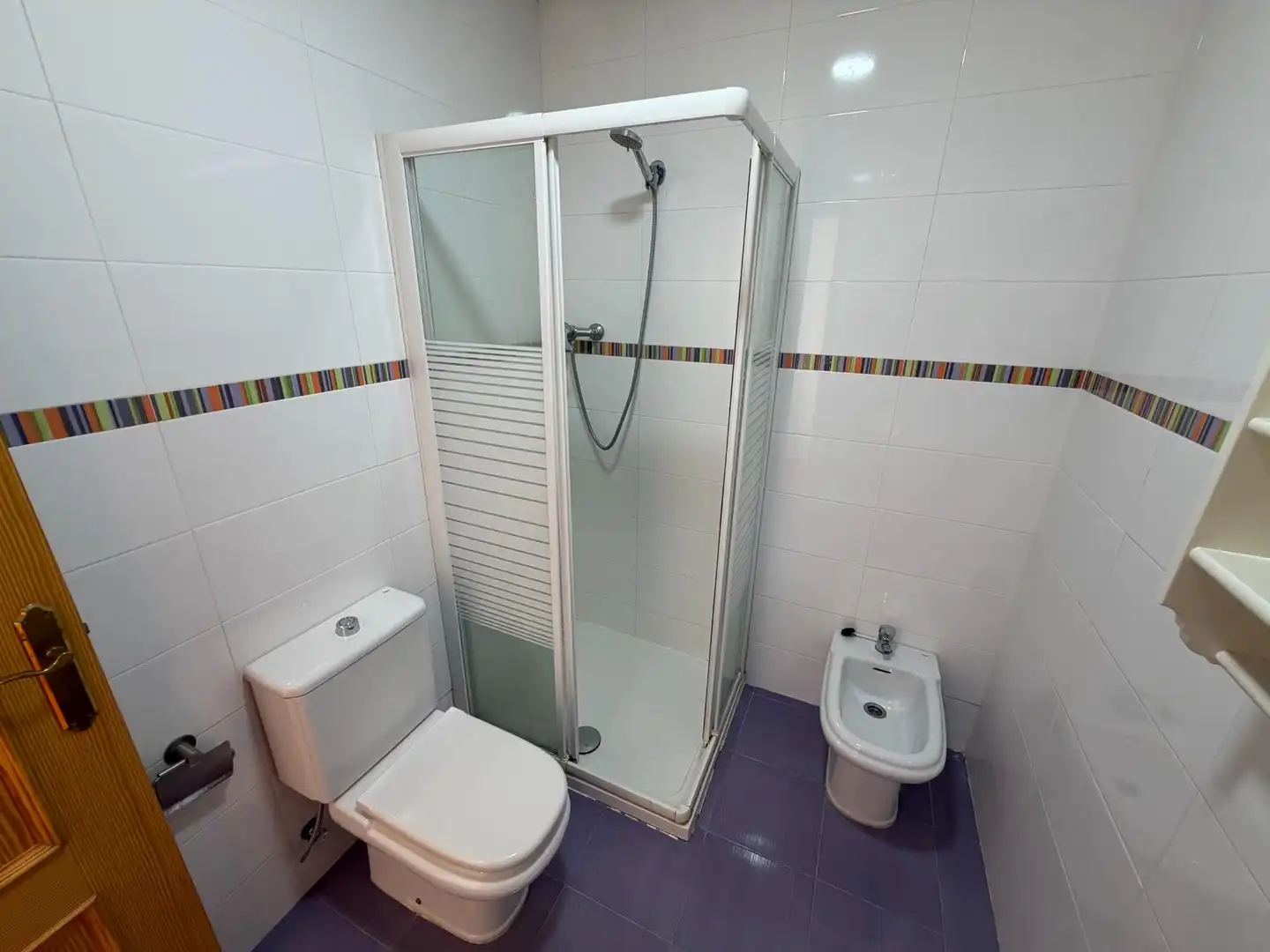 Badezimmer von Einfamilien-Reihenhaus zum Verkauf in Dénia mit Klimaanlage, Privatgarten und Terrasse
