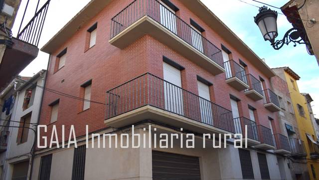 Casa adosada en Venta en Maella