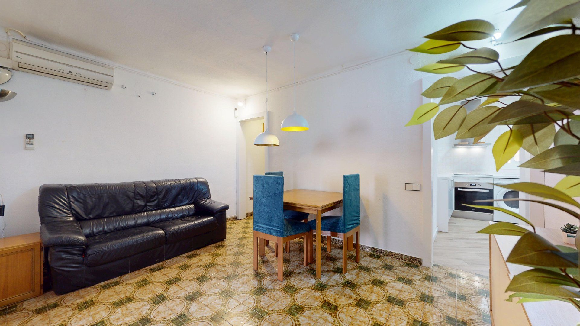 Menjador de Pis en venda en  Barcelona Capital amb Aire condicionat i Moblat