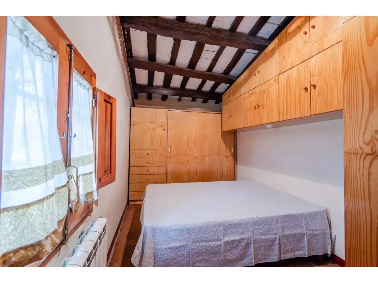 Habitación de Finca rústica en venta en Sils con Calefacción, Jardín privado y Terraza