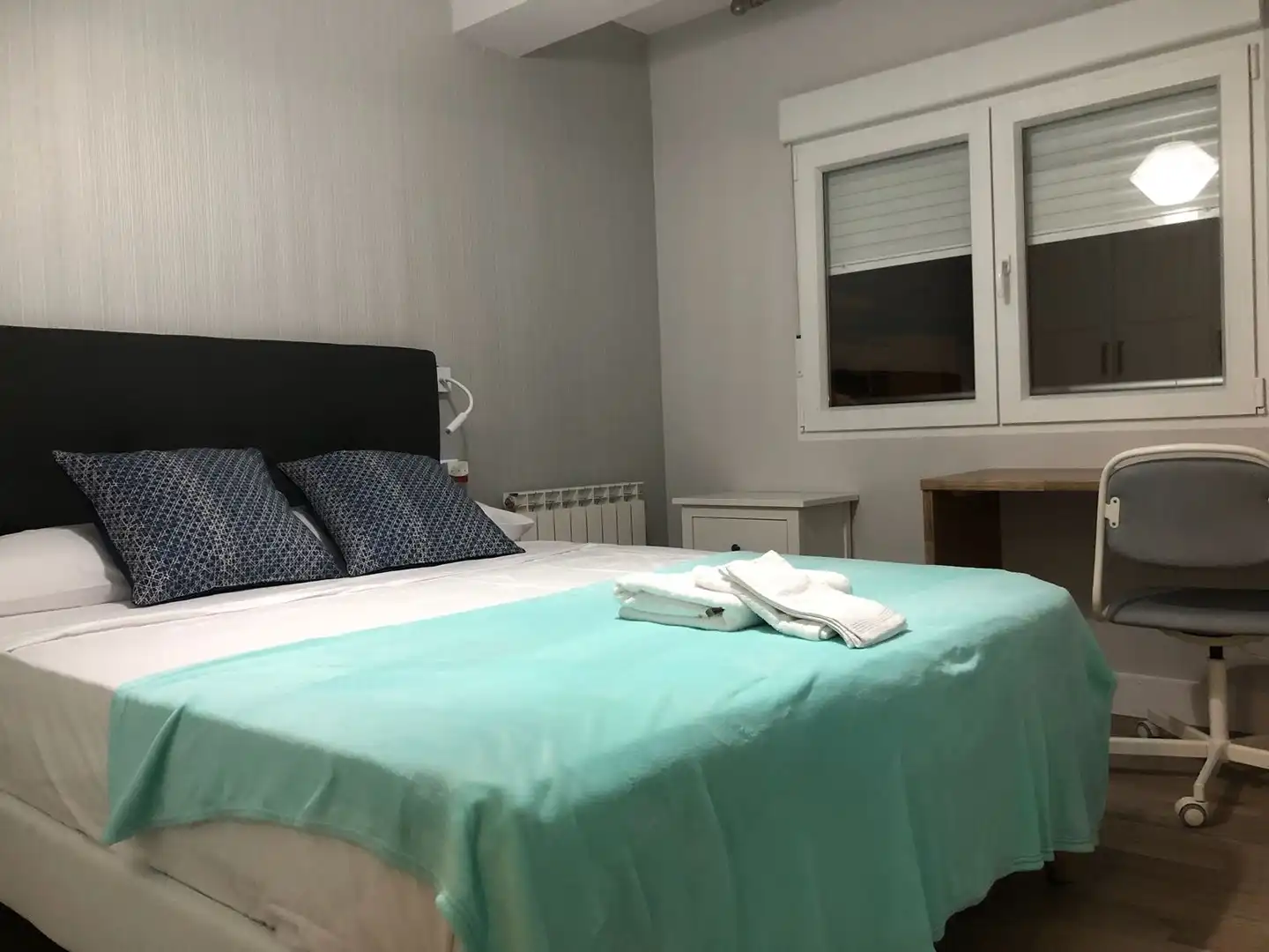 Habitación de Piso de alquiler en Granada con Aire acondicionado, Calefacción y Amueblado
