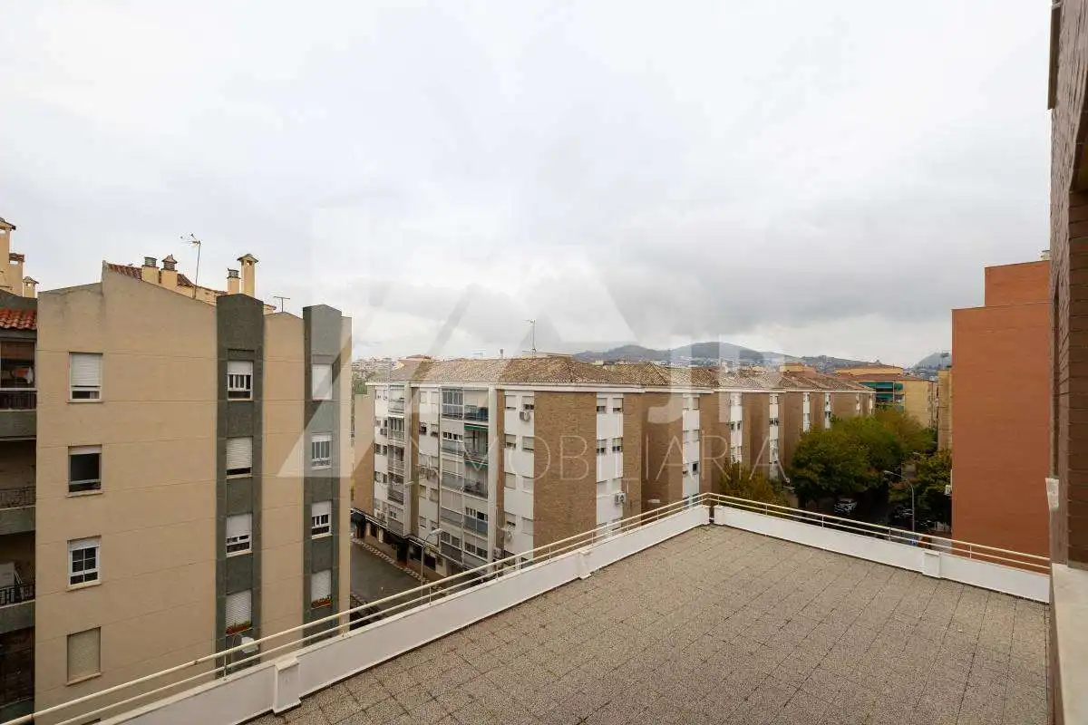Piso con piscina en venta en Calle Cádiar 10, imagen 32