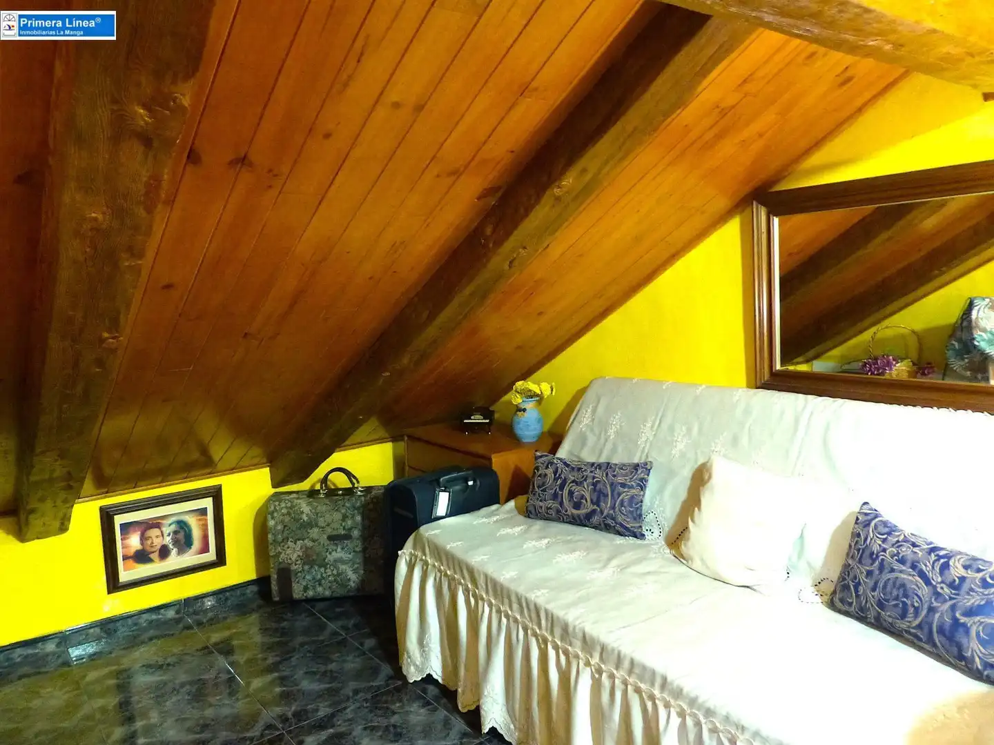 Habitación de Ático en venta en Cartagena con Calefacción, Terraza y Piscina comunitaria