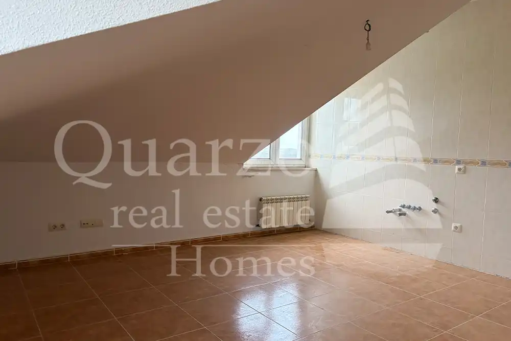 Piso en venta en Calle Real, Hontanares de Eresma