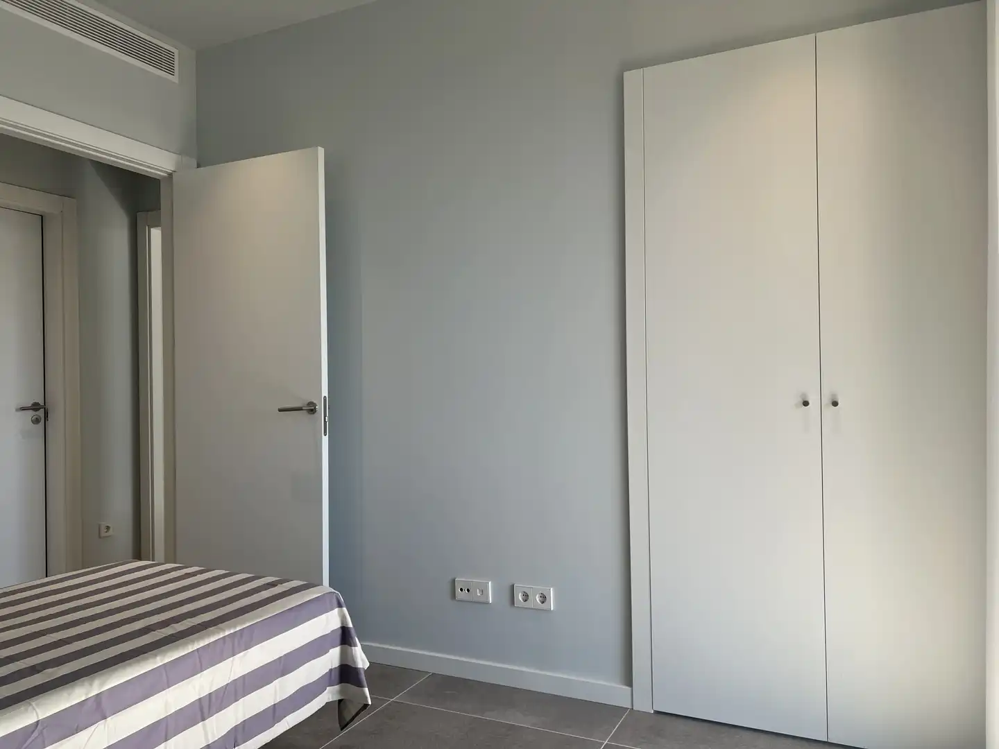 Schlafzimmer von Wohnung zur Miete in Salou mit Klimaanlage, Heizung und Terrasse