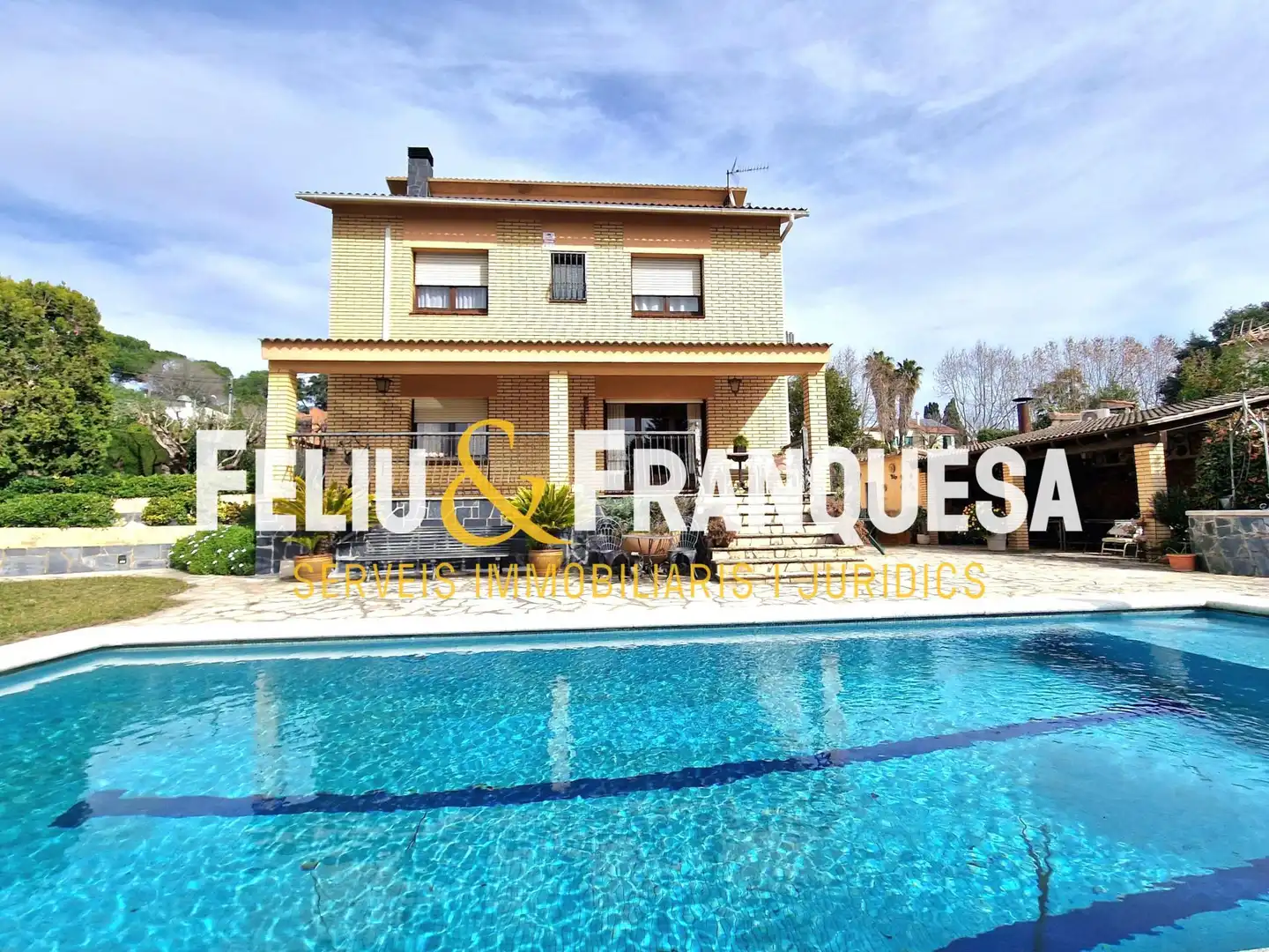 Exterior view of Houses for sale in Sant Cugat del Vallès  with Heating, Private garden and Terrace