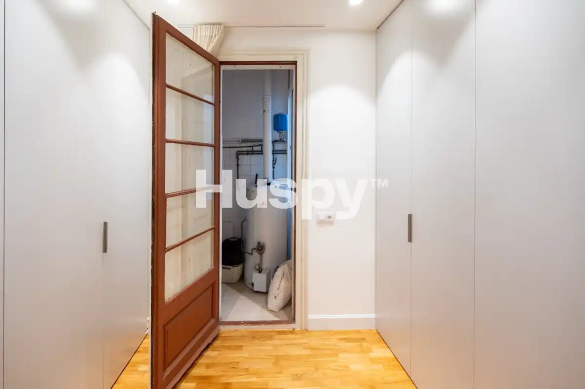 Flat for rent in Barcelona  with Air Conditioner, Heating and Furnished