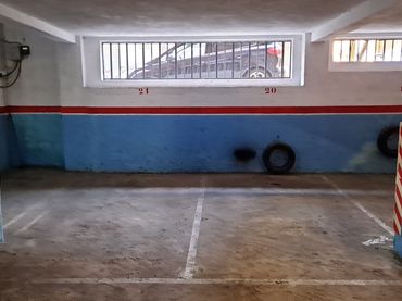 Motorbike to rent in Rúa Martínez Sueiro