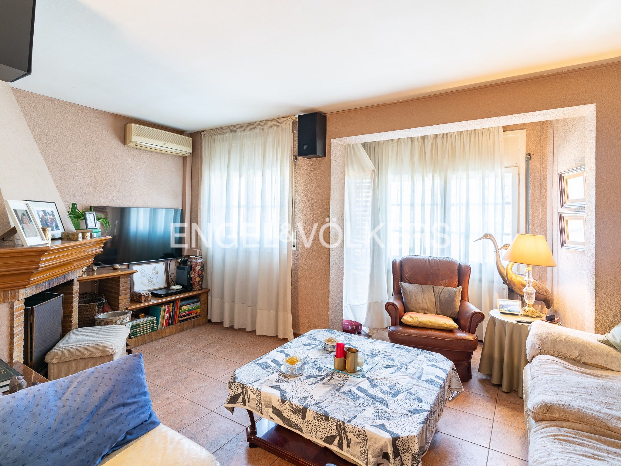 Sala d'estar de Casa o xalet en venda en Mollet del Vallès amb Aire condicionat, Calefacció i Jardí privat