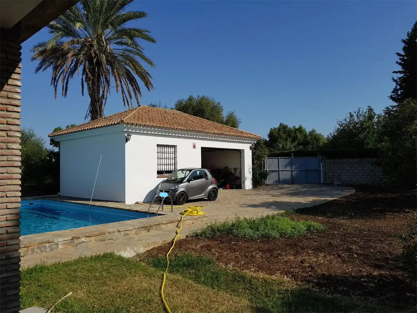 Garden of Houses for sale in Barbate  with Air Conditioner, Swimming Pool and Balcony