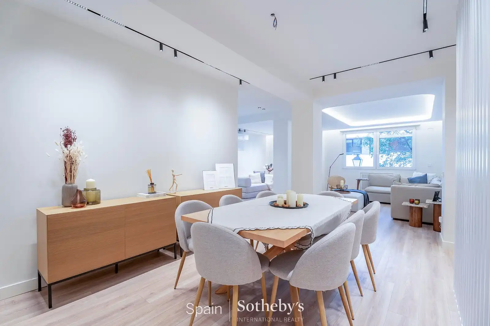 Menjador de Apartament en venda en Madrid amb Aire condicionat i Calefacció