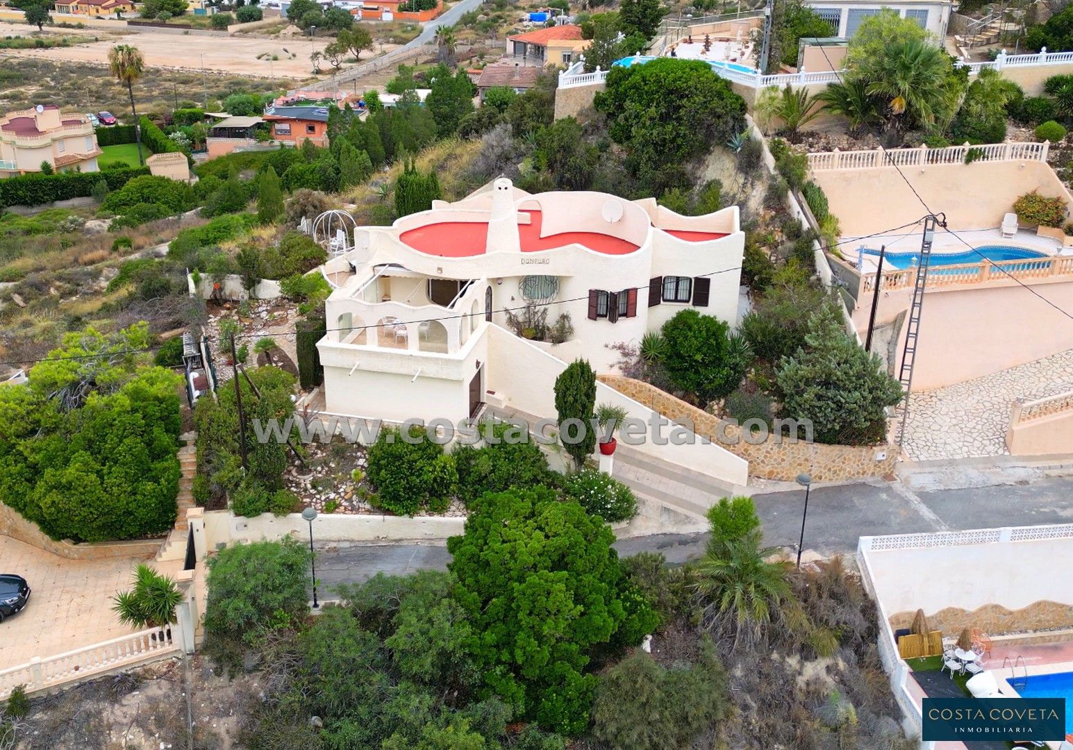 Vista exterior de Casa o xalet en venda en El Campello amb Jardí privat, Terrassa i Traster