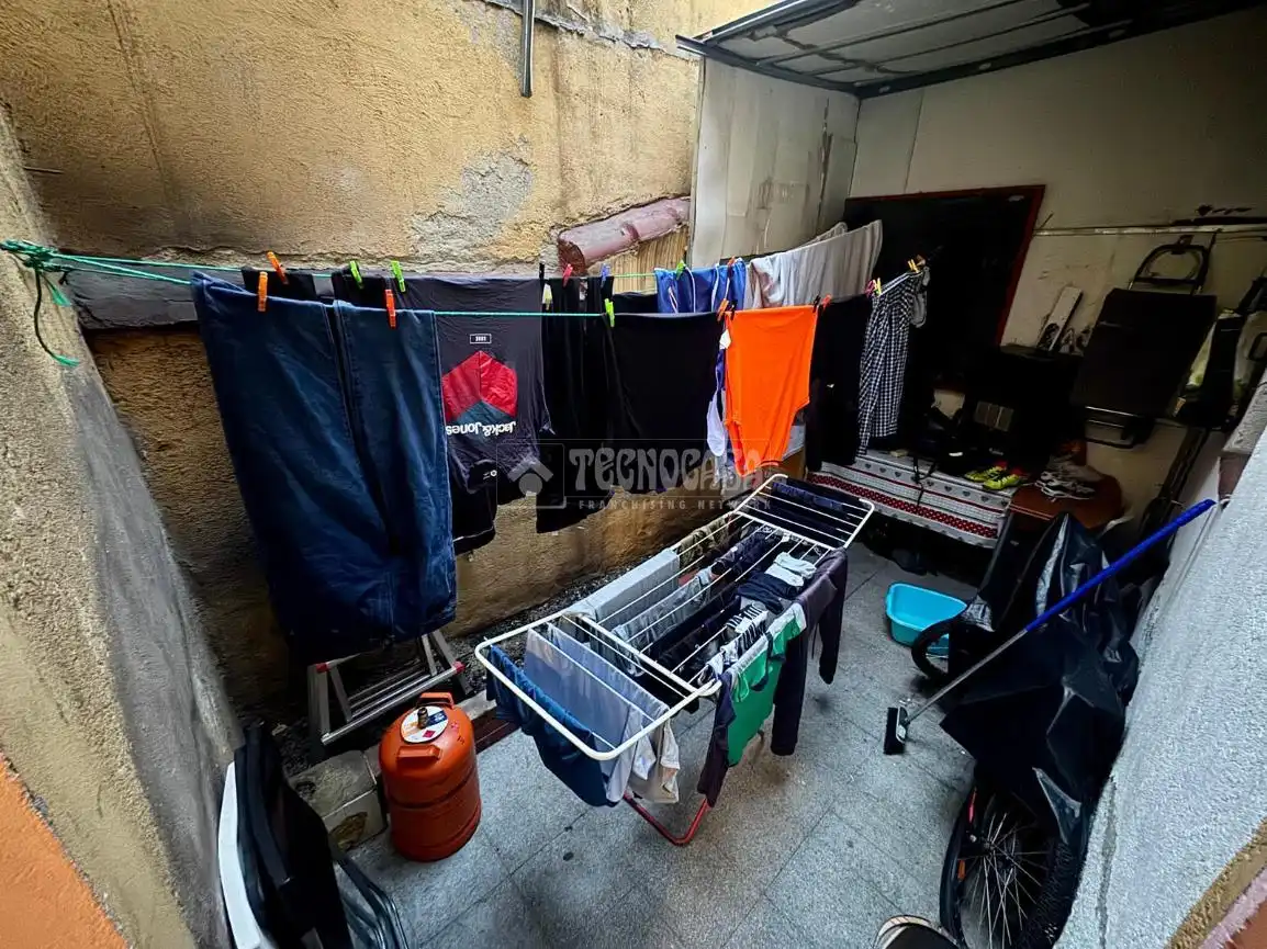 Vista exterior de Piso en venta en Madrid con Calefacción