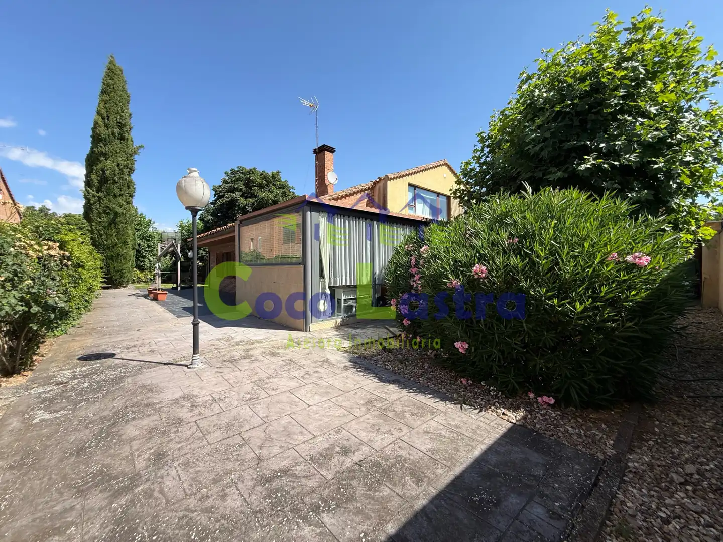 Exterior view of Houses for sale in Monterrubio de Armuña  with Air Conditioner, Heating and Private garden