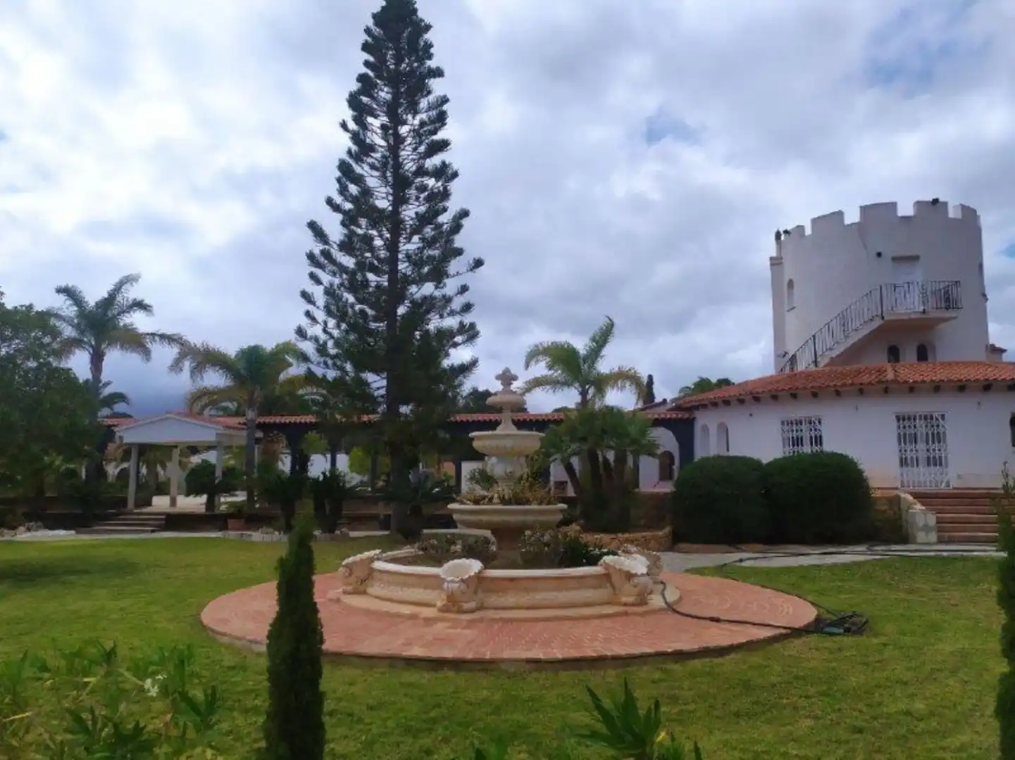 Edificio en venta en Escandinavia - Cautivador