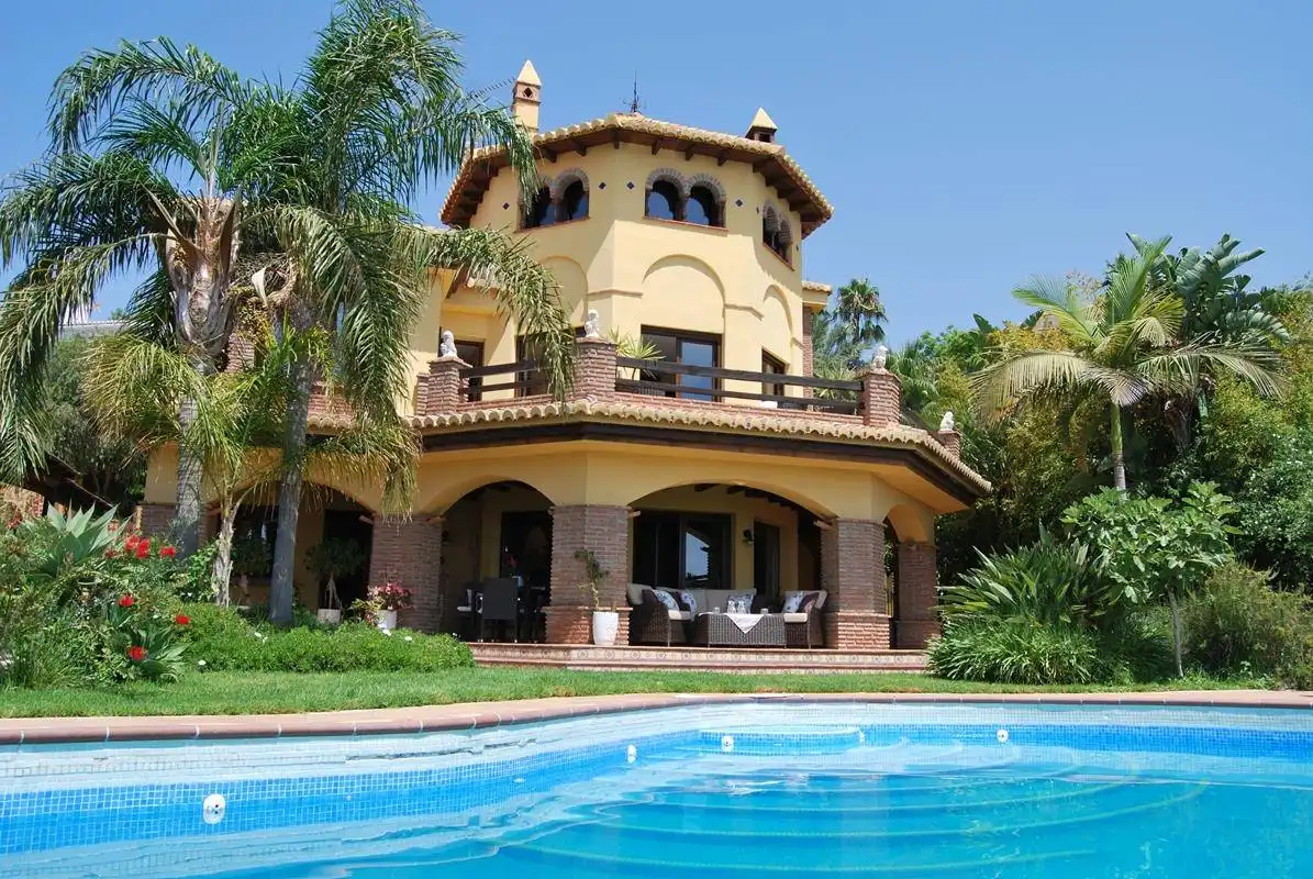 Chalet con piscina en venta en Monte los Almendros - El Pargo - Costa Aguilera