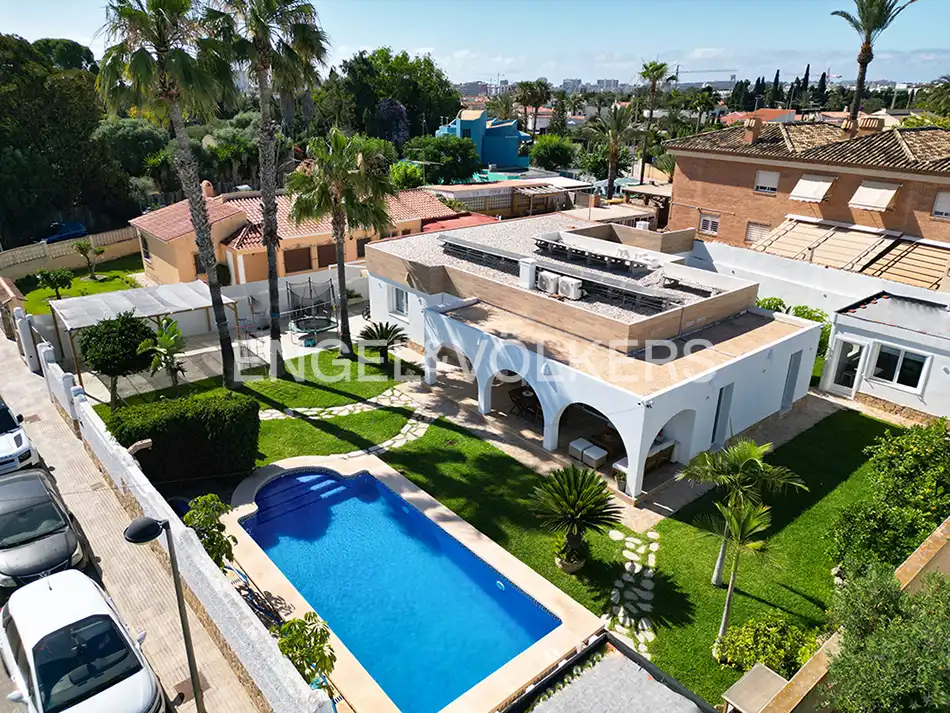Vista exterior de Casa o chalet en venta en Sant Joan d'Alacant con Aire acondicionado, Calefacción y Jardín privado