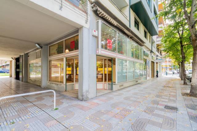 Local comercial en Venta en Pamplona-Iruña - MONASTERIO DE URDAX, 28 en San Juan