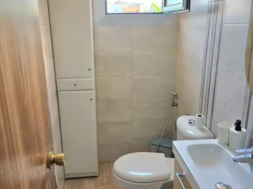 Baño de Piso en venta en Telde con Balcón
