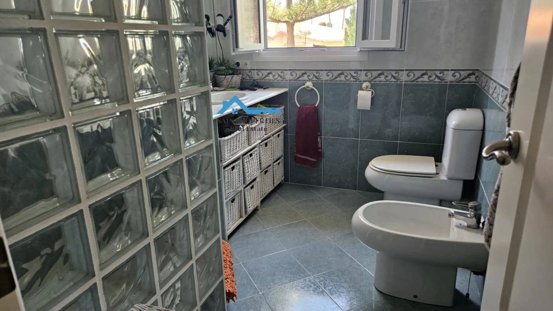 Bany de Casa o xalet en venda en La Nucia amb Aire condicionat, Calefacció i Jardí privat