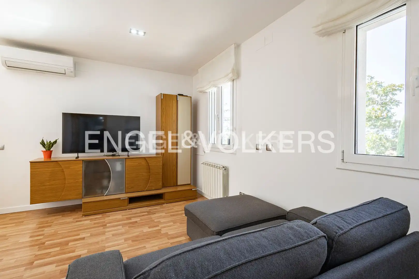Wohnzimmer von Wohnung zur Miete in Esplugues de Llobregat mit Klimaanlage, Heizung und Parkett