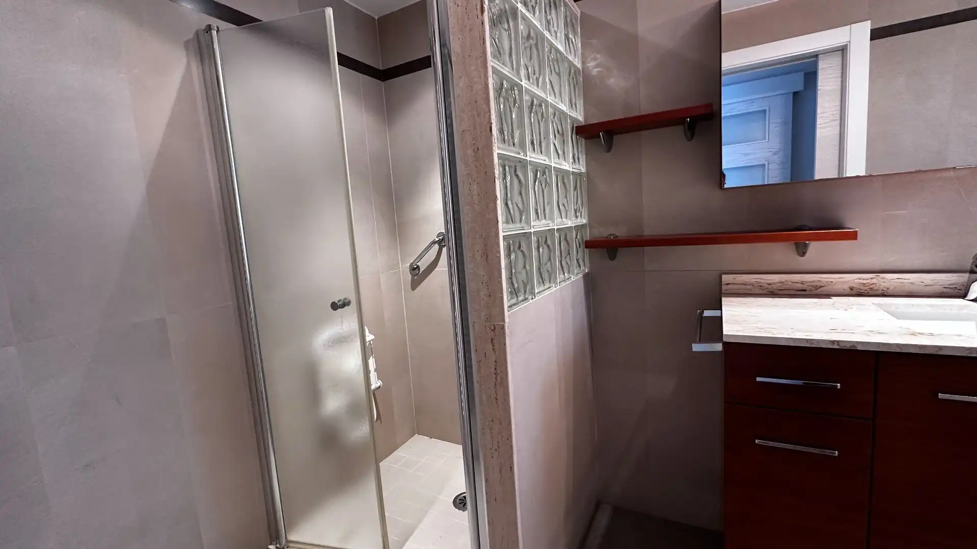 Bathroom of Flat for rent in Tortosa  with Air Conditioner, Terrace and Furnished