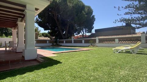 Foto 4 de Casa o xalet de lloguer a Costabella, Málaga