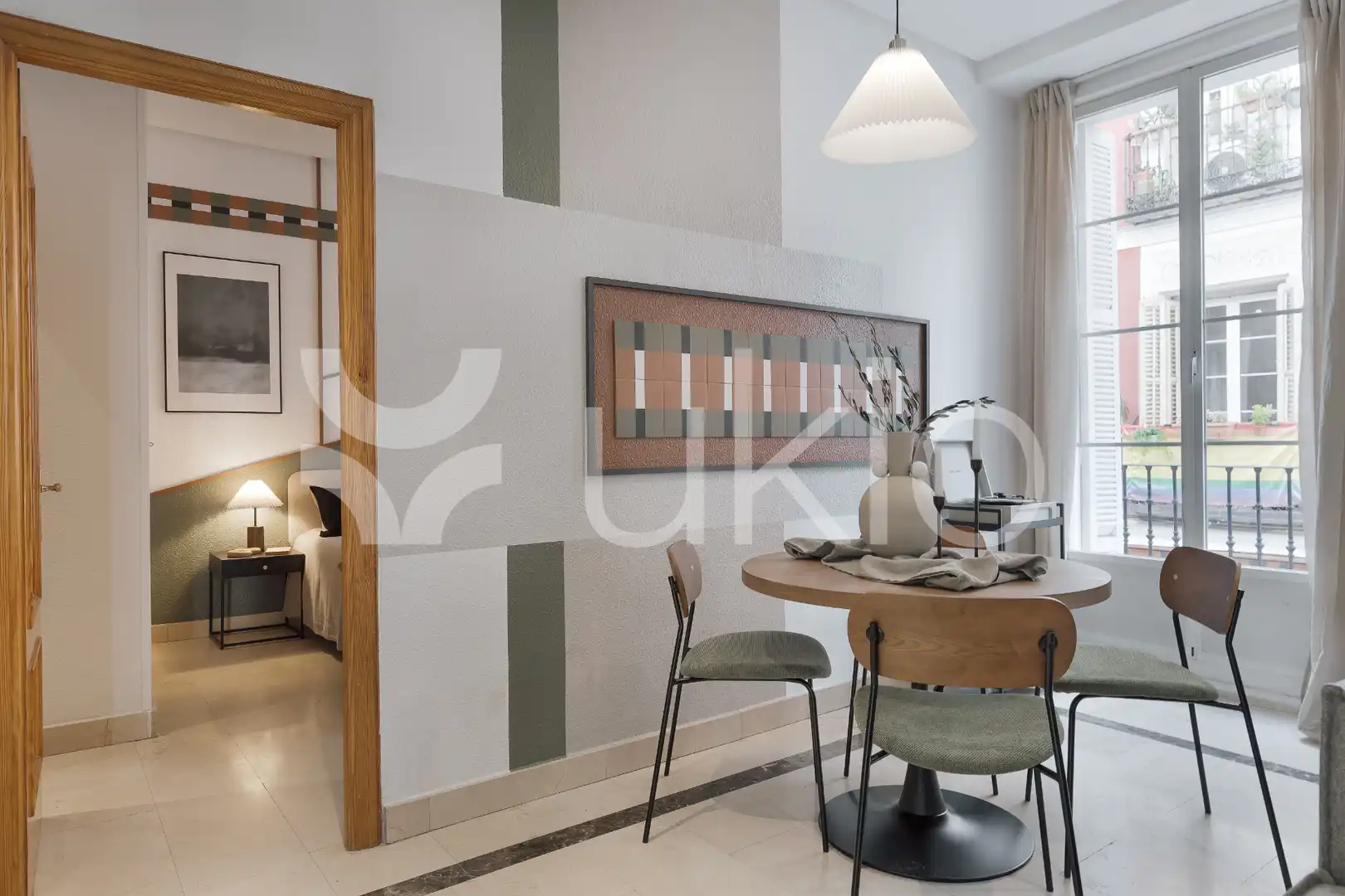 Dormitori de Apartament de lloguer en Madrid amb Aire condicionat, Calefacció i Moblat