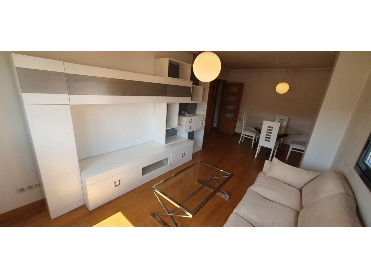 Sala d'estar de Apartament de lloguer en León Capital  amb Calefacció, Terrassa i Traster