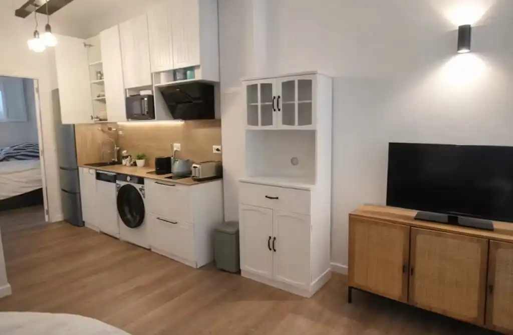 Cocina de Apartamento de alquiler en Valencia con Aire acondicionado, Calefacción y Jardín privado