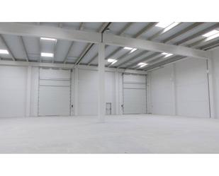 Industrial buildings to rent in Tona
