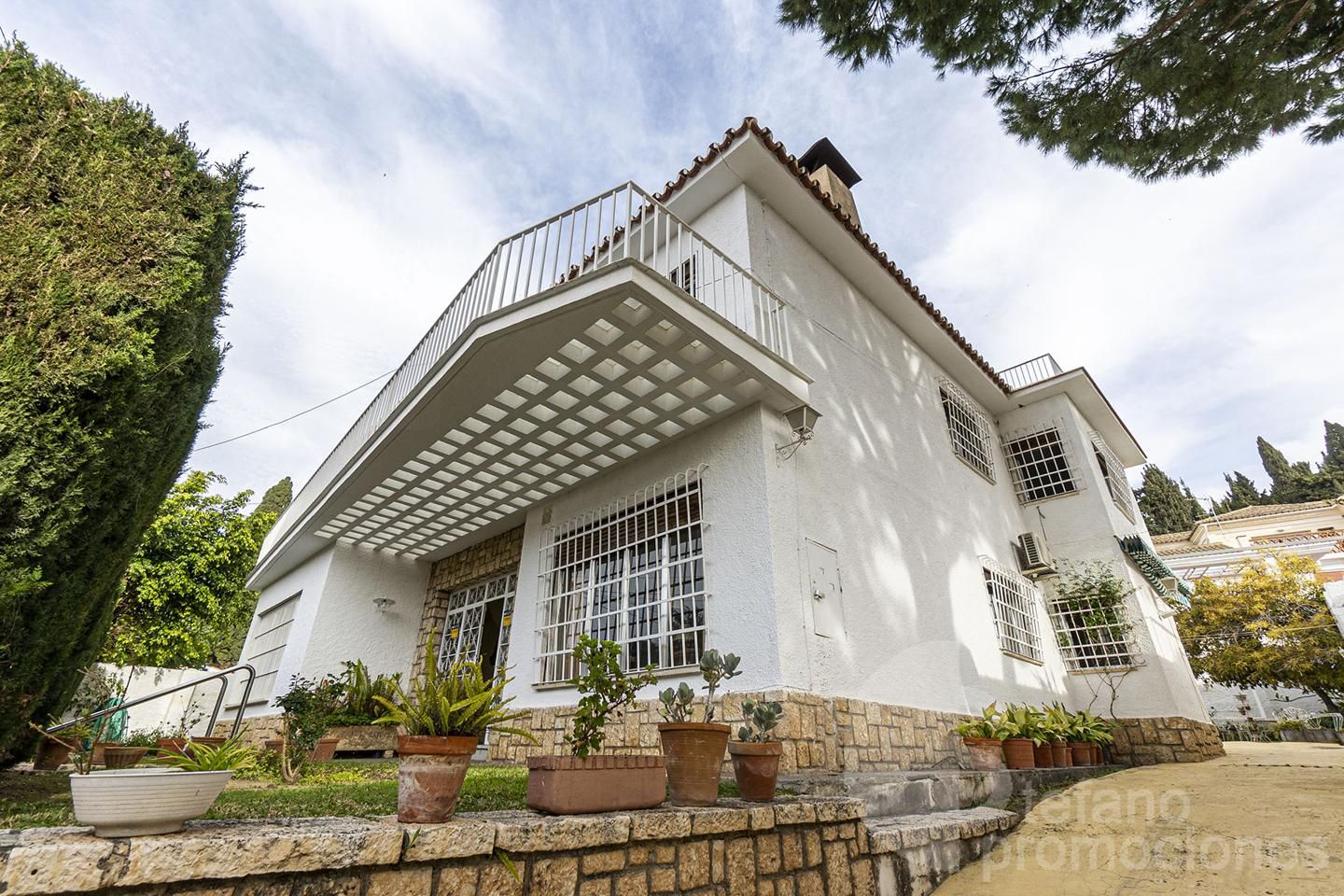 Vista exterior de Casa o xalet en venda en Málaga Capital amb Aire condicionat, Jardí privat i Terrassa