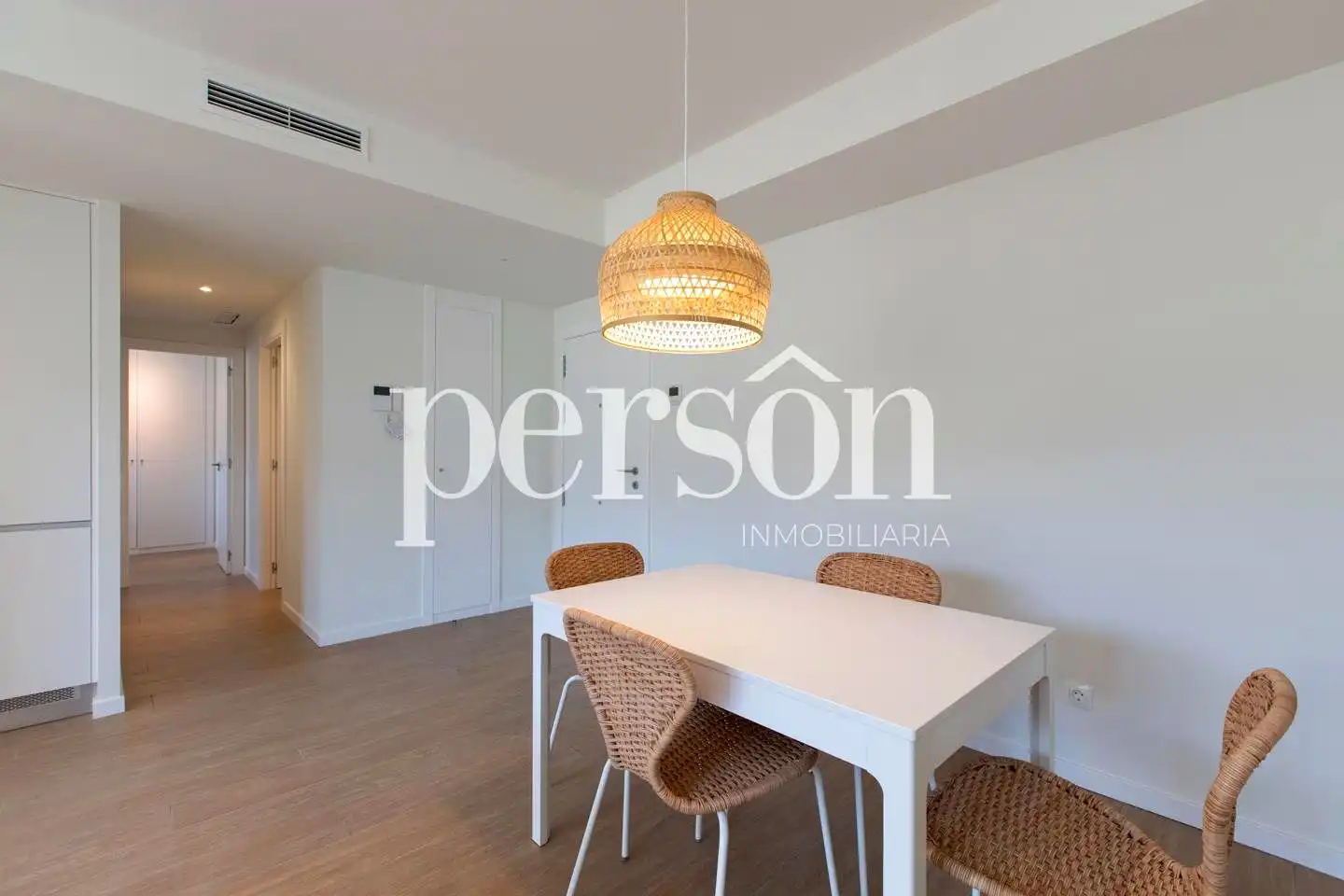 Habitación de Piso de alquiler en Dénia con Aire acondicionado, Terraza y Trastero