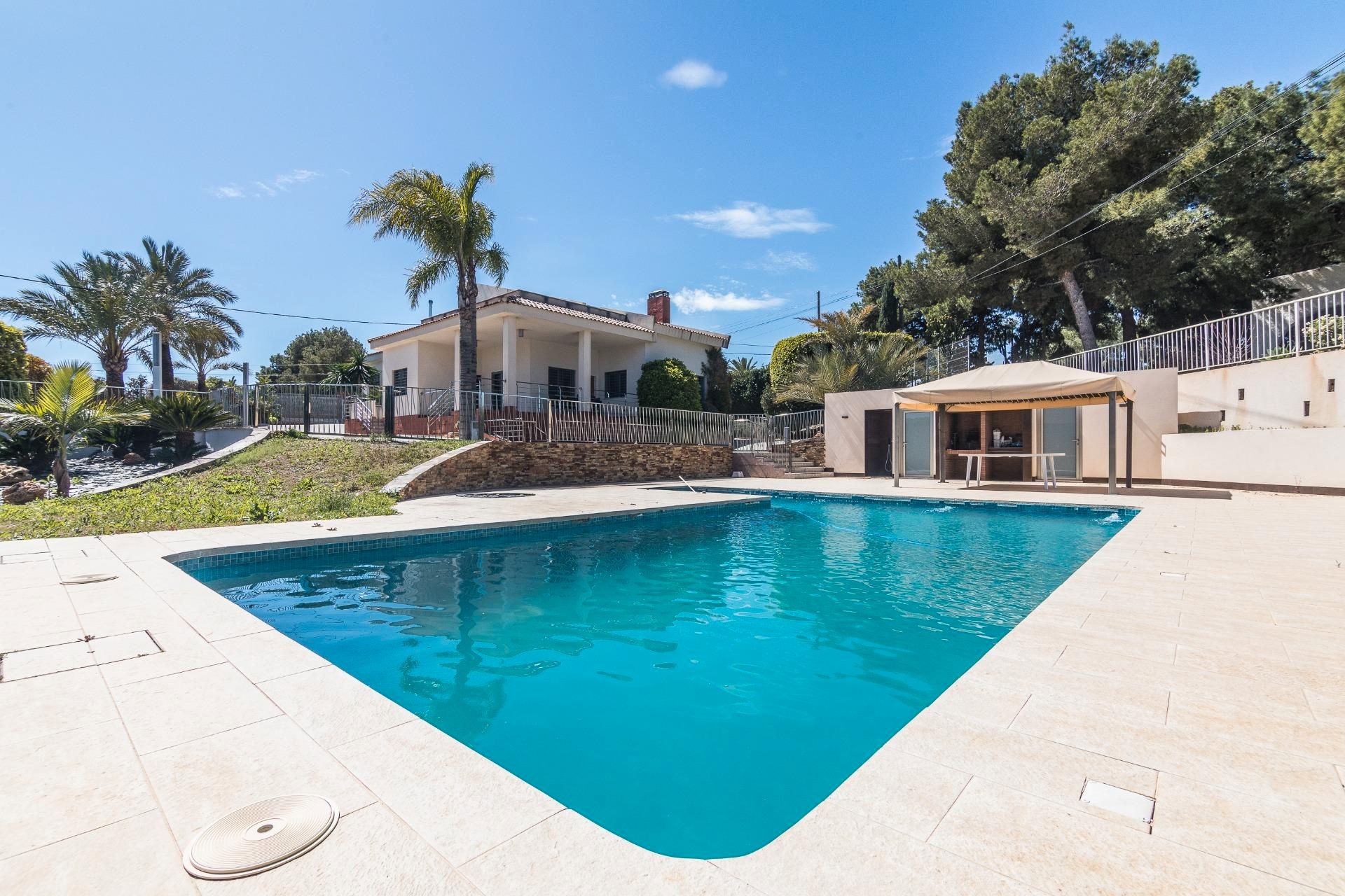 Swimming pool of House or chalet for sale in Elche / Elx  with Air Conditioner, Heating and Private garden