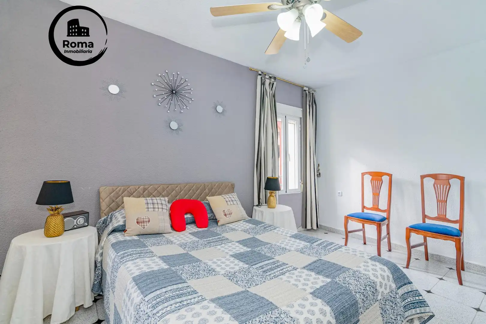 Bedroom of Flat for sale in Granada  with Air Conditioner, Terrace and Storage room