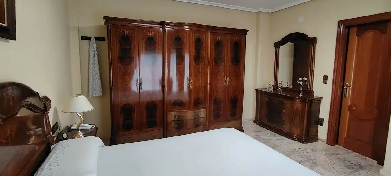 Dormitori de Casa o xalet en venda en Linares amb Aire condicionat, Calefacció i Jardí privat