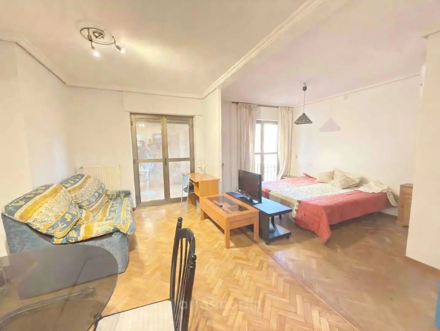 Bedroom of Flat for rent in Salamanca Capital  with Heating, Terrace and Furnished