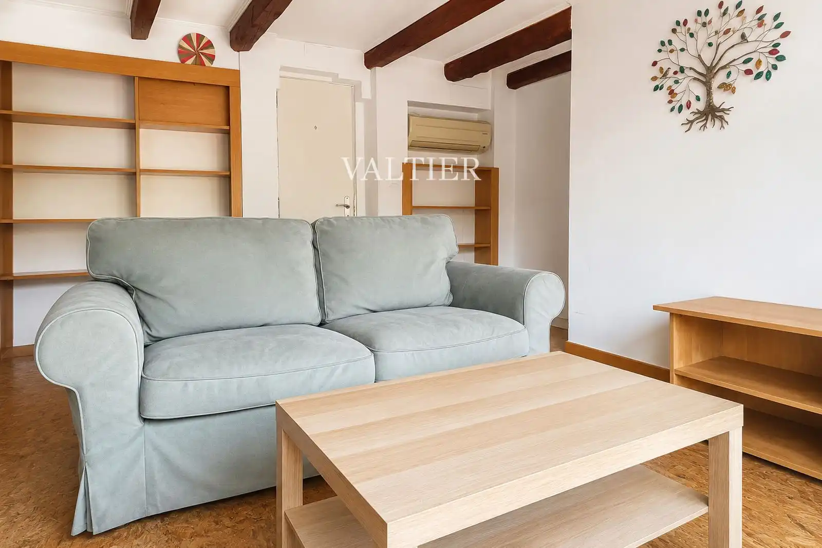 Sala d'estar de Àtic de lloguer en Madrid amb Terrassa i Moblat