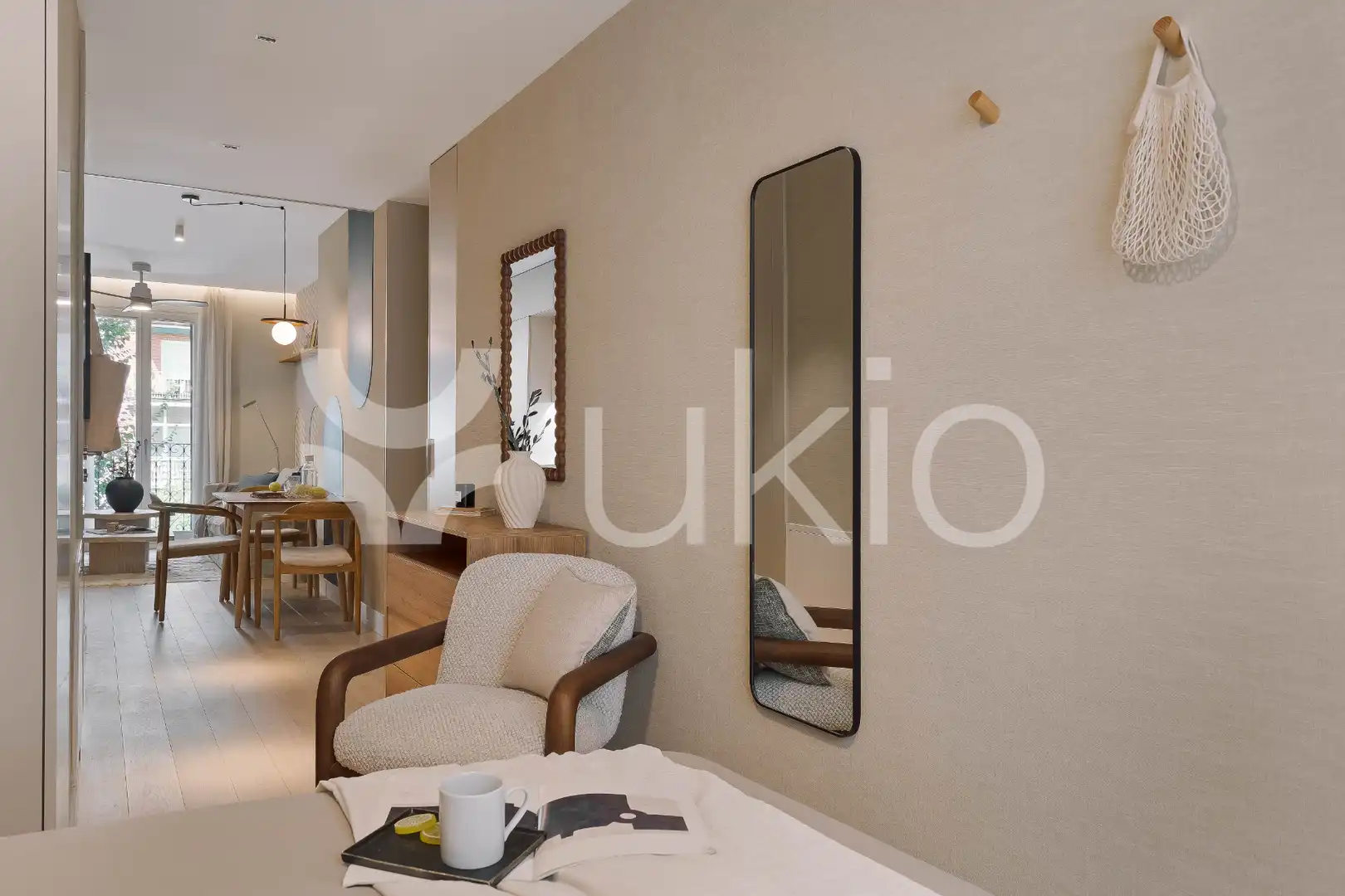Dormitori de Apartament de lloguer en Madrid amb Calefacció, Moblat i Forn