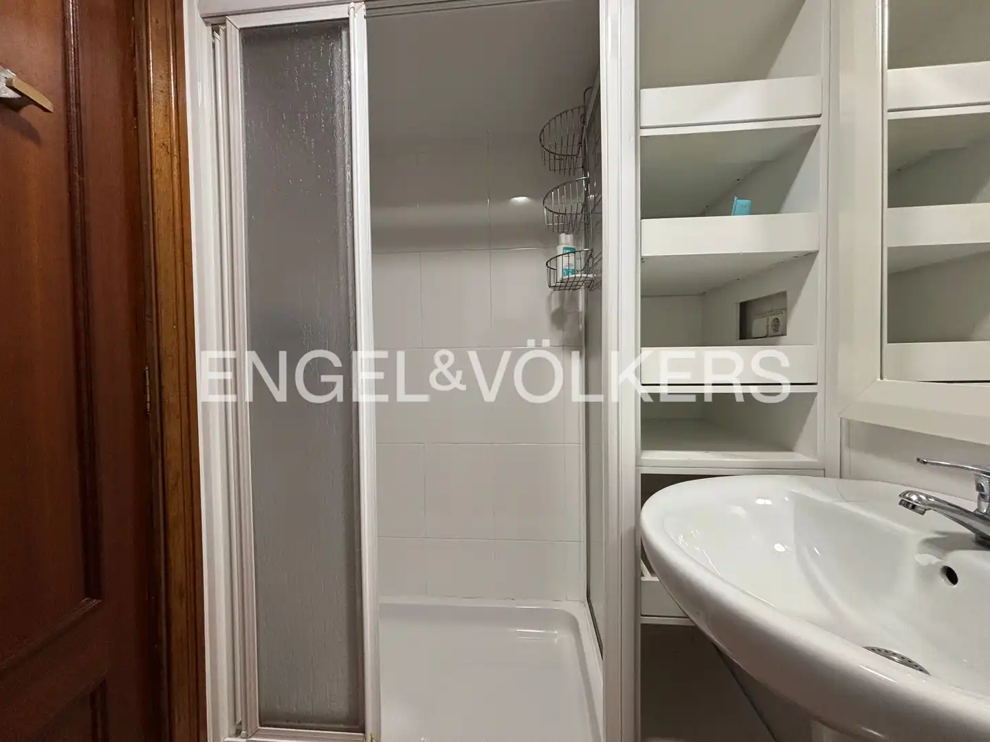 Badezimmer von Wohnung zur Miete in Valencia mit Klimaanlage, Heizung und Balkon