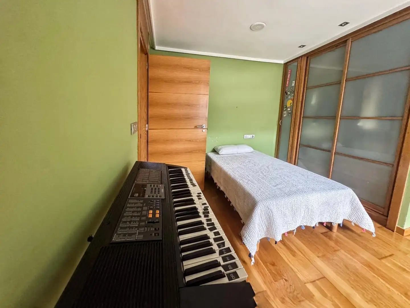 Bedroom of Flat for sale in O Grove    with Heating, Terrace and Furnished