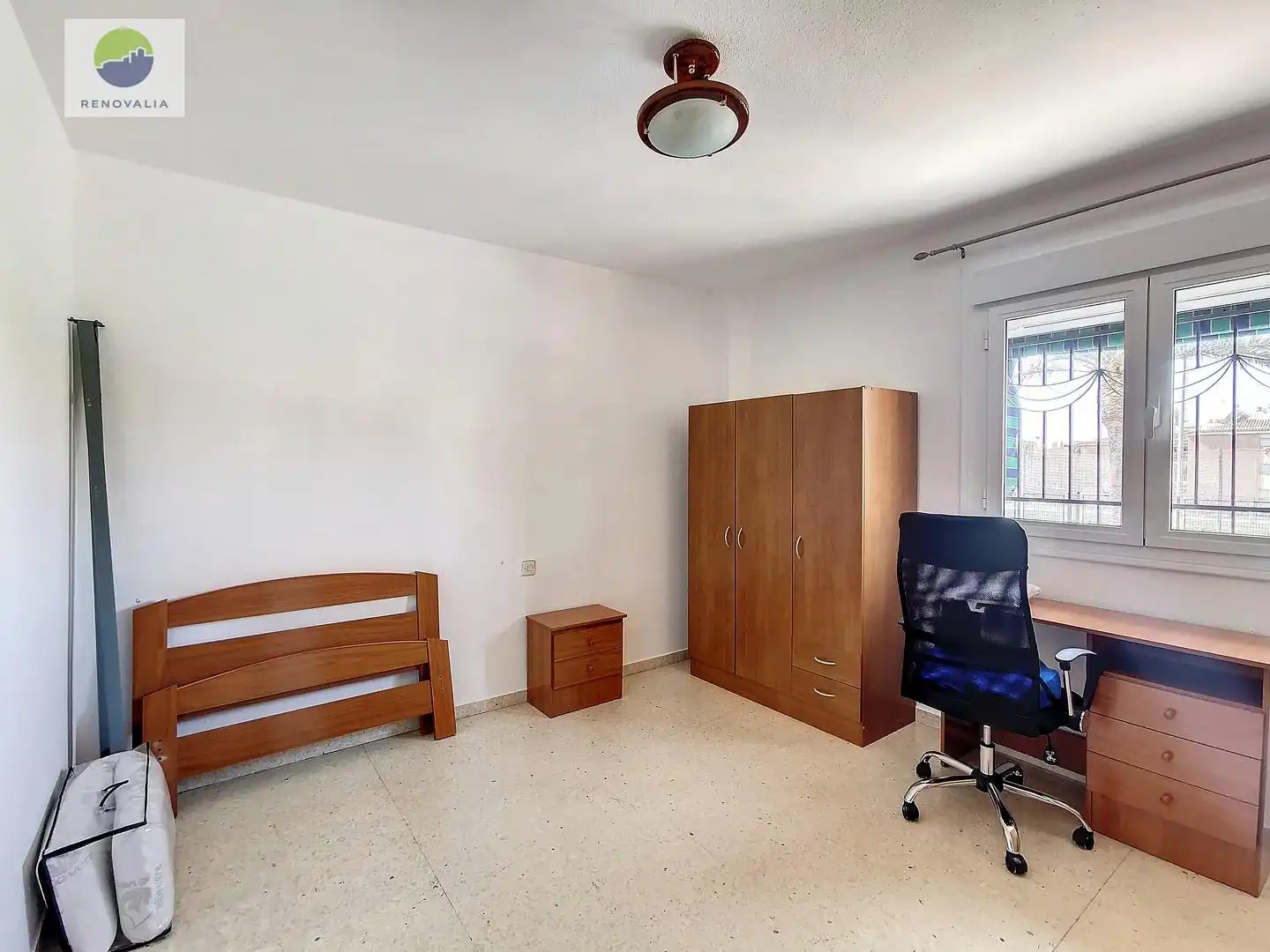 Bedroom of Flat for rent in Granada  with Storage room and Furnished