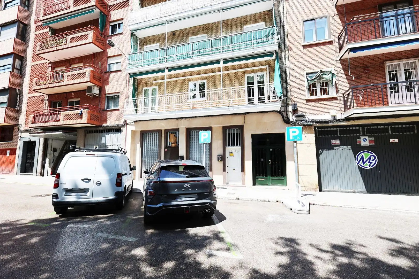 Außenansicht von Geschaftsraum zum Verkauf in Madrid