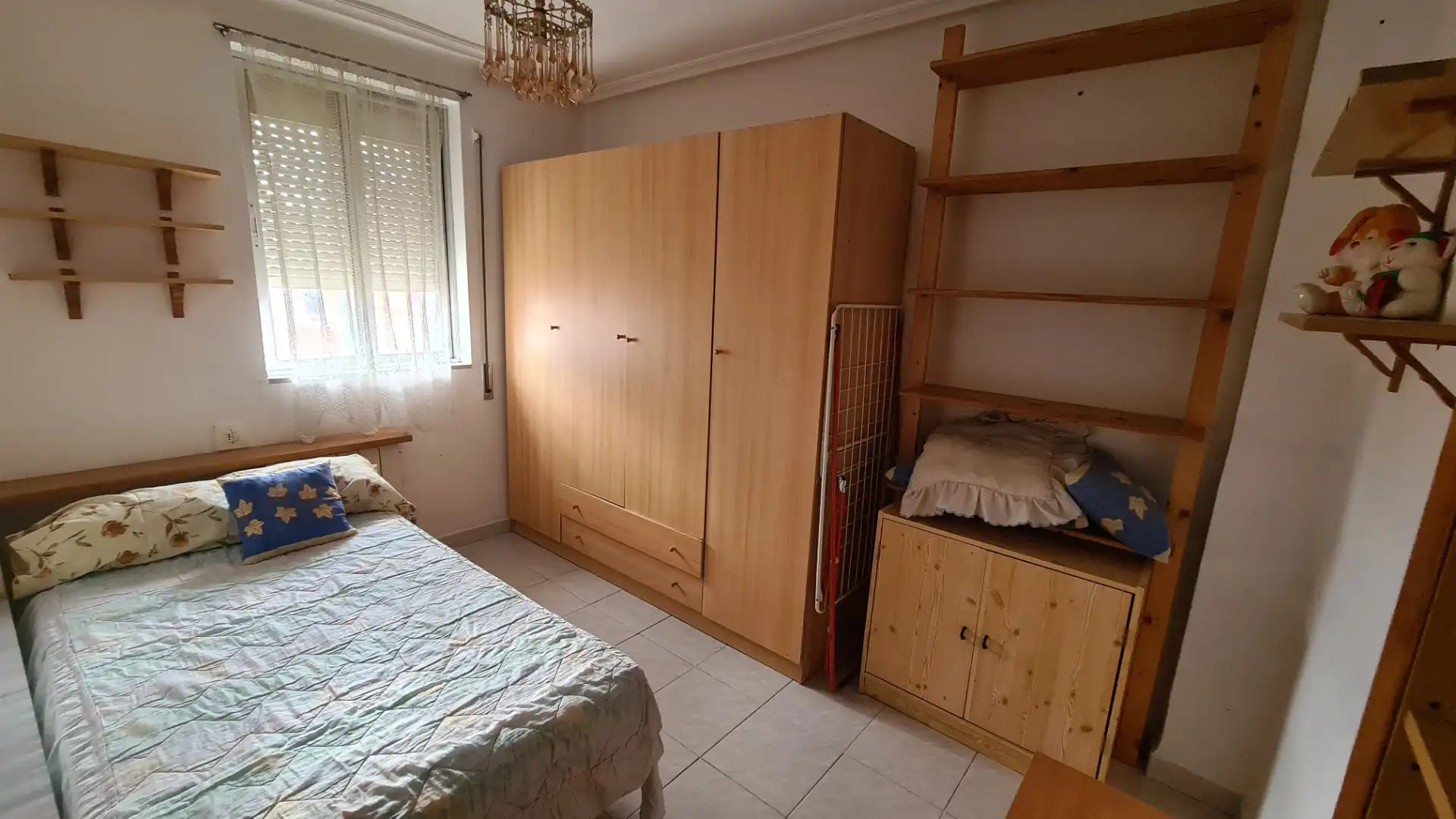 Dormitori de Pis en venda en Zamora Capital  amb Calefacció, Terrassa i Moblat