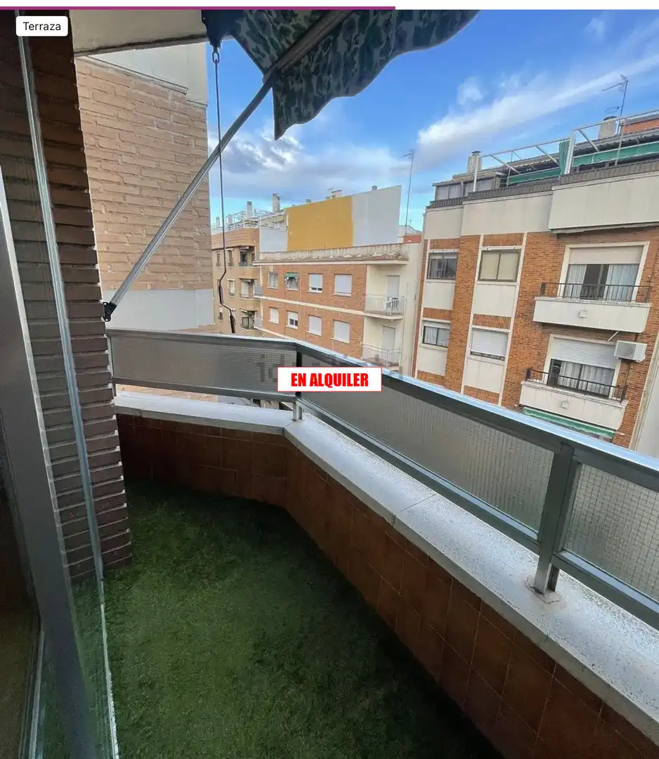 Vista exterior de Piso de alquiler en Ciudad Real con Aire acondicionado, Terraza y Amueblado