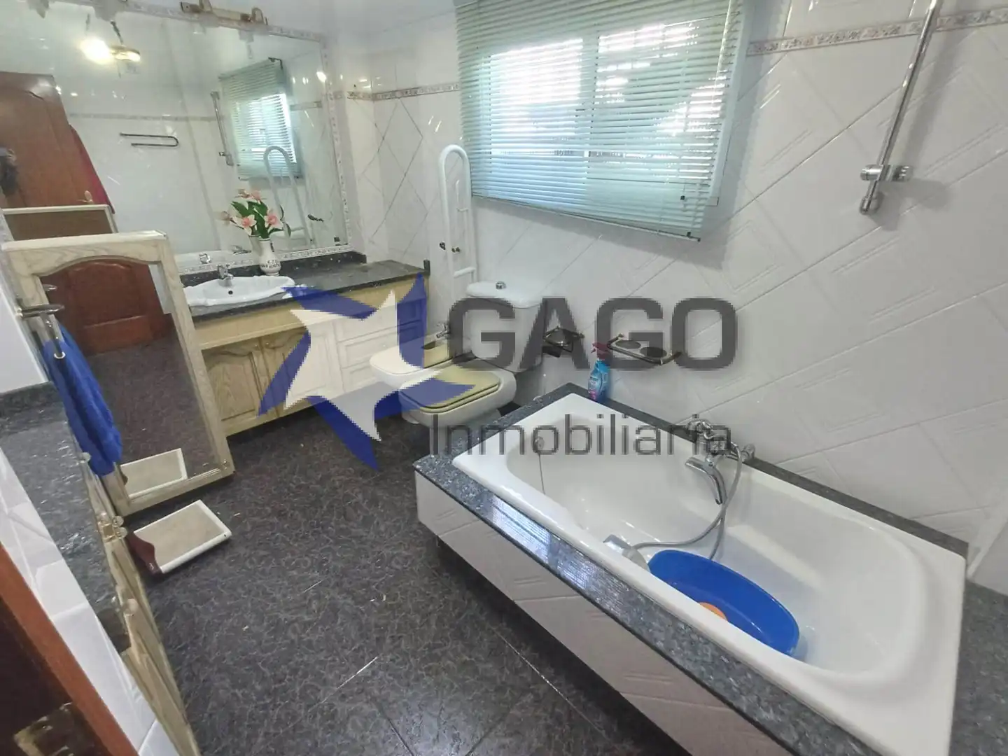 Badezimmer von Haus oder Chalet zum Verkauf in Córdoba mit Schwimmbad