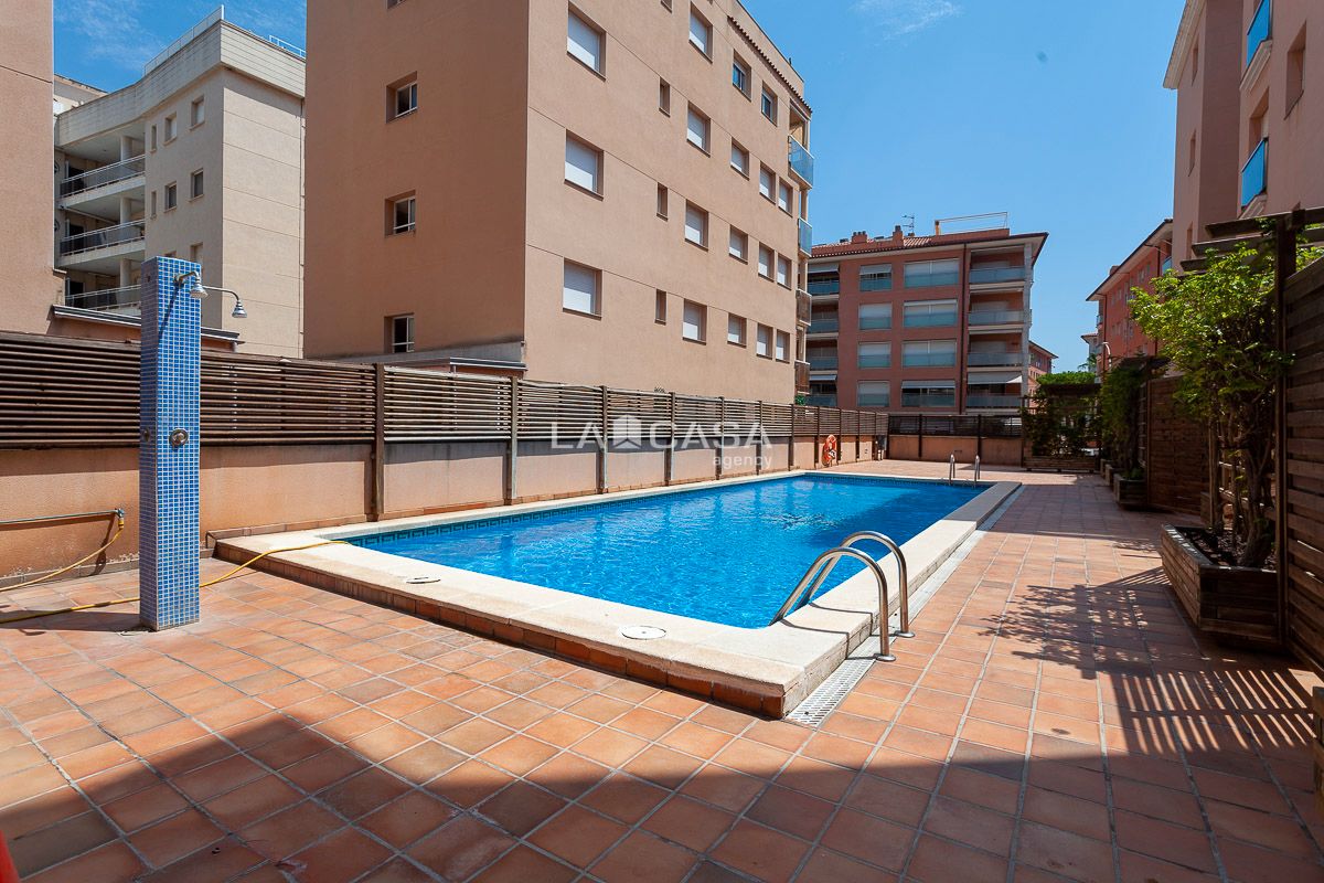 Swimming pool of Flat for sale in Calafell  with Storage room, Swimming Pool and Balcony