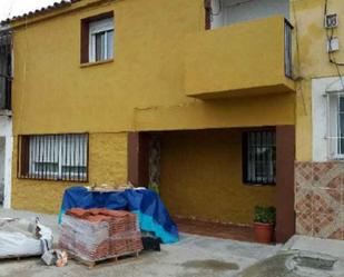 Exterior view of House or chalet for sale in Miajadas